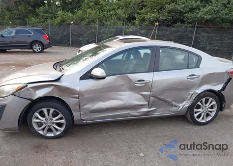 2011 Mazda Mazda3 S Grand Touring z USA, uszkodzony, nr VIN JM1BL1W63B1462762